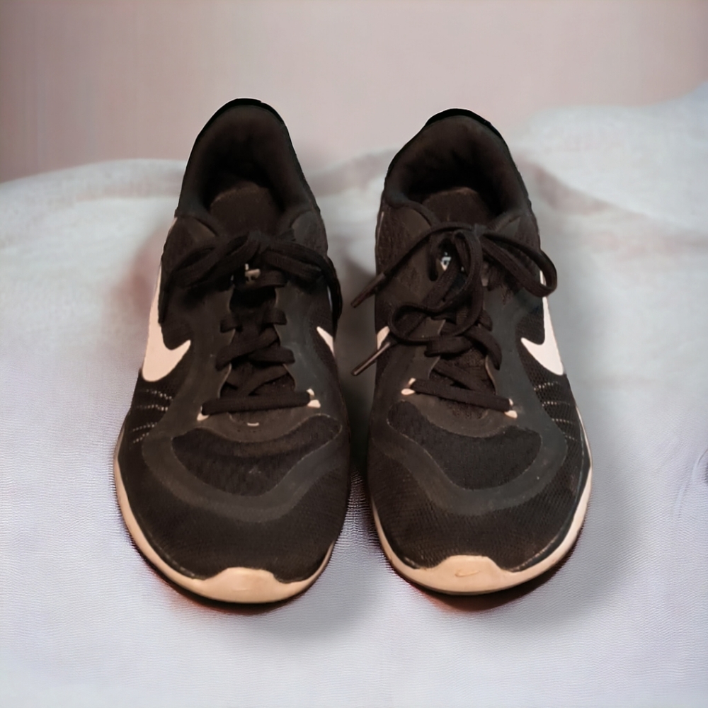 Nike Black Women's Size 7.5 Sneakers